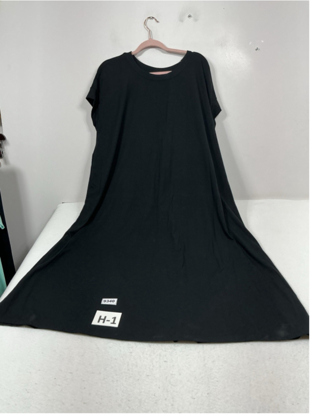 Womans NWT A New Day Sleeveless Pullover Midi Shift Dress 4 X Black